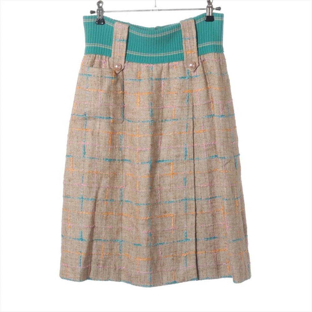 CHANEL 01P Beige Tweed Skirt with Fuzzy Knit Waist – Size 38